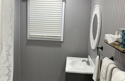 Umber View Heights House | Lake view Stockton cabin. Close to water.