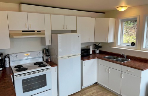 Balfour House | Lake View Suite, Forest Retreat, Lake Access Nearby