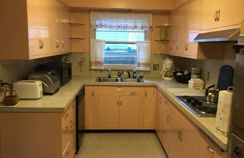 Chautauqua House | LAKE VIEW. TWO MASTER BEDROOMS. PARKING. LOCATION!