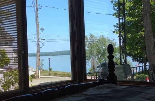 Chautauqua House | LAKE VIEW. TWO MASTER BEDROOMS. PARKING. LOCATION!