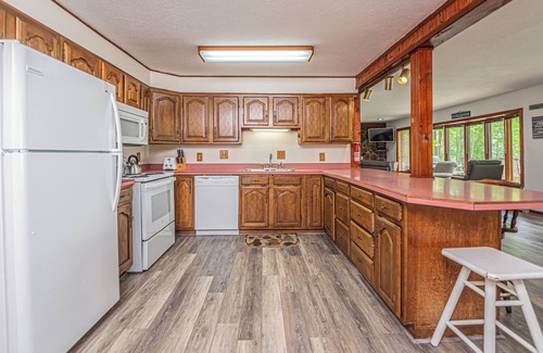 Thayerville Cabin | Lake View