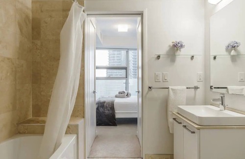 Central Waterfront Condo | Lake Views - 2BDR Downtown