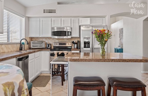Superstition Springs House | Lake views + beautiful & serene East Valley home - Mesa Superstition Springs PHX