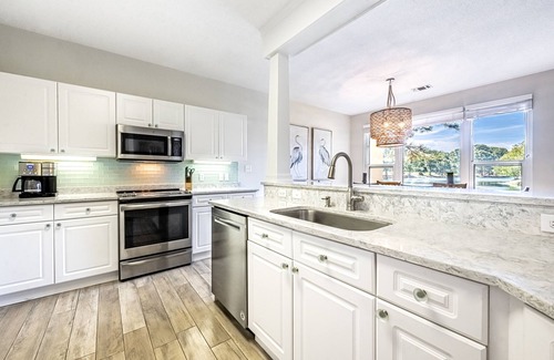 Sandestin Condo | Lake Views ~ Ground Floor ~ Private Screened Patio ~ GOLF CART