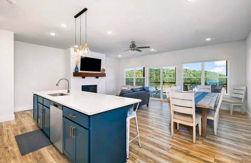 Table Rock House | Lake Views | Hot Tub | Game Room | Sleeps 16
