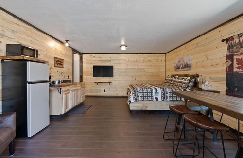 Coeur d'Alene Cabin | Lake Village Lodge