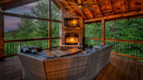 Blue Ridge House | Lake Vista Lodge