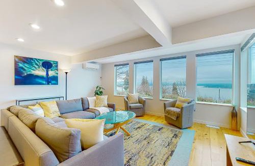 Leschi House | Lake Washington Adventures