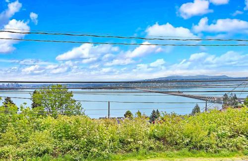 Leschi House | Lake Washington Adventures