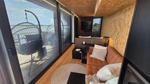 Seymour Apartment | Lake Wellington Luxury Retreat