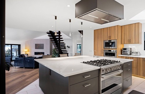 Bellingham House | Lake Whatcom Beachfront Villa: Lakefront Luxury w/Dock & Hot Tub
