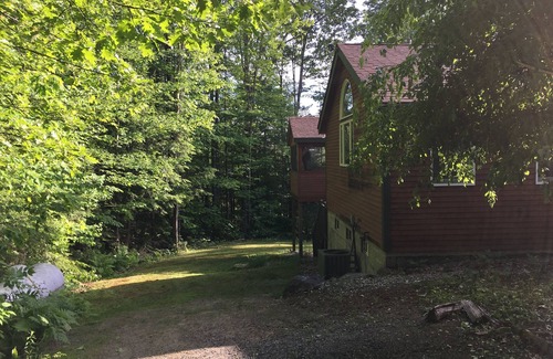 Moultonborough House | Lake Winni, walk to the beach, boat ramp, 3 acres, pool table, firepit, canoe