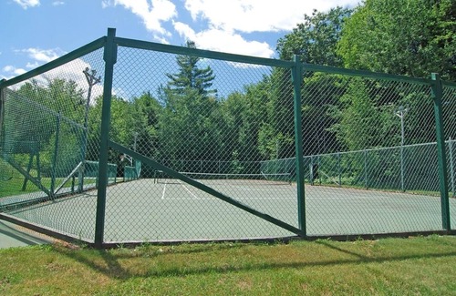 Gilford Condo | Lake Winnipesaukee Condo - Private Beach, Walk to Concerts