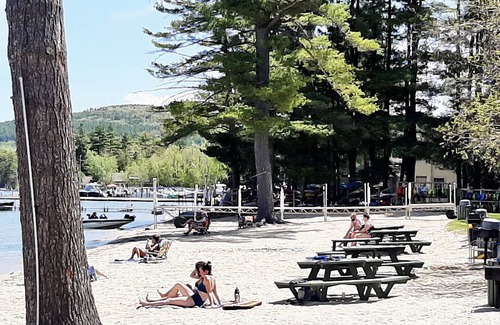 Gilford Condo | Lake Winnipesaukee Condo - Private Beach, Walk to Concerts