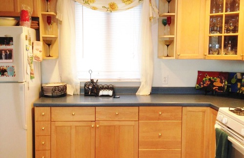 Laconia House | Lake Winnisquam NH. Lovely, Private Waterfront Home, 3 BR's, 2 bath, Jacuzzi.