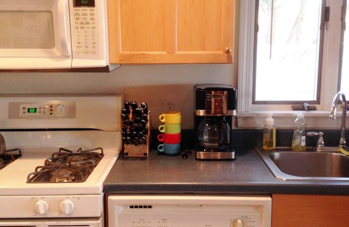 Laconia House | Lake Winnisquam NH. Lovely, Private Waterfront Home, 3 BR's, 2 bath, Jacuzzi.