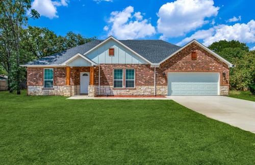 Lake Dallas House | LakeDallasPoolHouse GREAT memories, near LAKE!