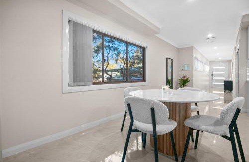 Berkeley Vale House | Lakedge Home