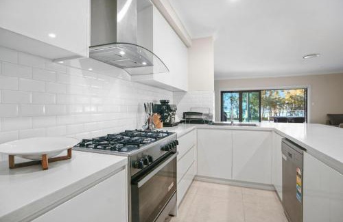 Berkeley Vale House | Lakedge Home