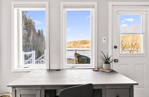 Val-des-Bois Cottage | Lakefront Cottage | Sauna | Private Beach