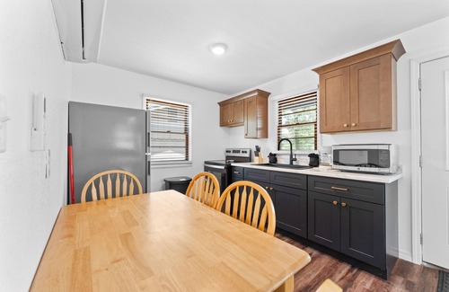 Kimberling City Cabin | Lakefront 2BR Cabin w/Pool + Swim & Boat dock