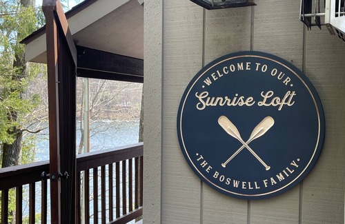 Thayerville House | Lakefront, 3 Amazing Decks, Tennis/Pickle Ball, Boat Slip, Hot Tub, Bed Swingn