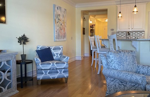 Dadeville Condo | Lakefront 3BR 2BA Condo on Lake Martin! Perfect for your family!