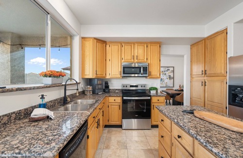 Mohawk HOA House | Lakefront 4-bedroom home on Lake w/Boat, Fishing, Mountain Views & HEATED Pool!