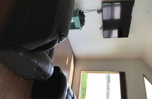 La Porte House | Lakefront 4-bedroom home on Pine Lake