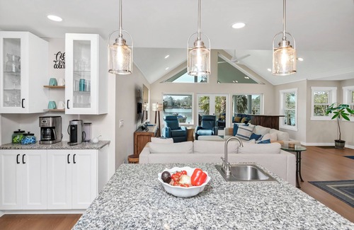 Chapin House | Lakefront 4BR/3BA – Private Dock, Boat Ramp, Kayaks & Large Screened-in Porch