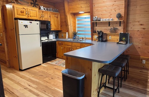 Island Park Cabin | Lakefront 4BR/4BA Cabin with Sauna, Hot Tub & Private Dock – Minutes from YNP!