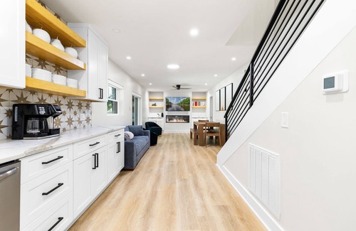Quail Ridge House | Lakefront 4BR, Hot Tub, Kayaks, Paddleboards, Fire pit, Fireplace