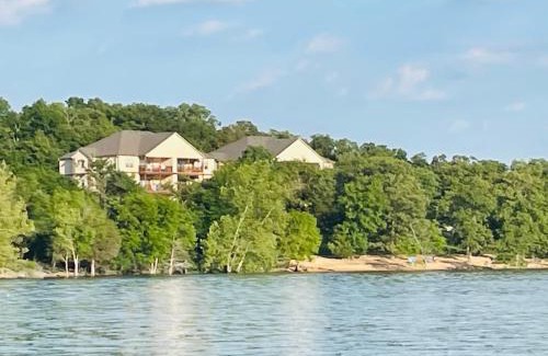 Indian Point Apartment | Lakefront and Lake View Condo on Indian Point