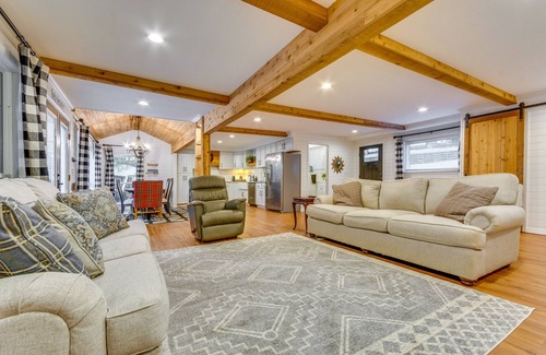Scranton House | Lakefront Arkansas Abode - Deck, Grill & Fire Pit