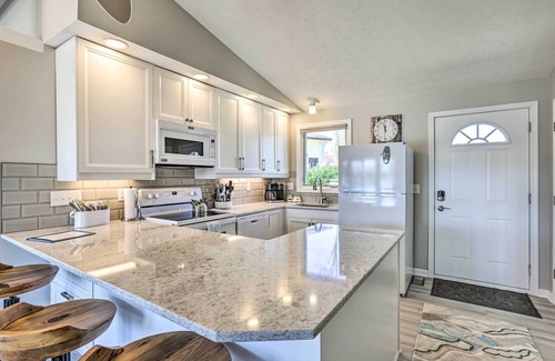 LaPlatte I Cabin | Lakefront Bellevue Home: Private Beach & Fire Pit!