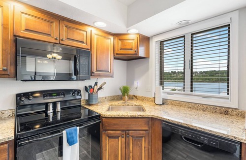 Kimberling City Condo | Lakefront Bliss! Stunning Views, Direct Lake Access, Free Attraction Tickets & Resort Amenities!