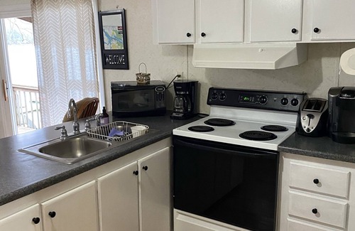 Butler House | Lakefront Bungalow, NEW BOAT DOCK, Hot Tub, Firepit
