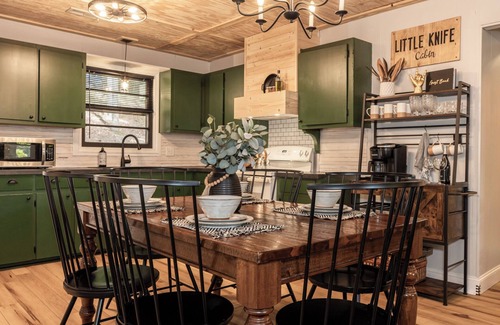 Deep Gap Cabin | Lakefront Cabin in the High Country. Pet Friendly! Kid Friendly!