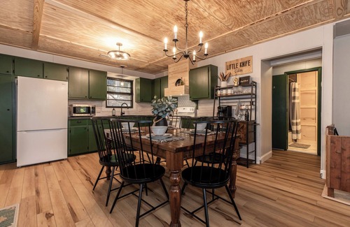 Deep Gap Cabin | Lakefront Cabin in the High Country. Pet Friendly! Kid Friendly!