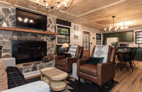 Deep Gap Cabin | Lakefront Cabin in the High Country. Pet Friendly! Kid Friendly!