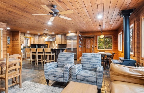 Whitefish House | Lakefront Cabin on Blanchard Lake- 5 minutes to Downtown Whitefish