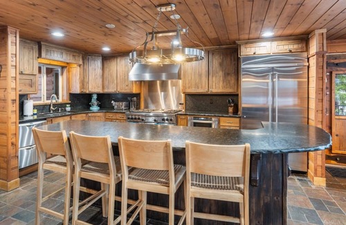 Whitefish House | Lakefront Cabin on Blanchard Lake- 5 minutes to Downtown Whitefish