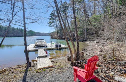 Robbinsville House | Lakefront Cabin Retreat with Dock in Robbinsville!