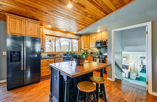 Robbinsville House | Lakefront Cabin Retreat with Dock in Robbinsville!