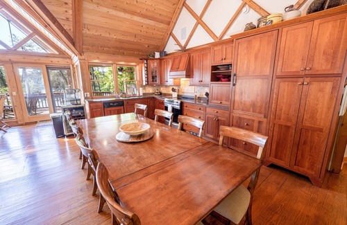 Fair Play House | Lakefront Cabin Retreat. Private Setting. Sleeps 20. Boat Rental