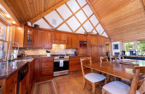 Fair Play House | Lakefront Cabin Retreat. Private Setting. Sleeps 20. Boat Rental