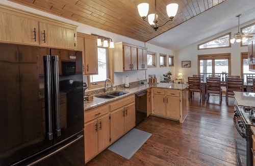 Crosslake House | LAKEFRONT Cabin*Sandy swim beach*Crystal clear water