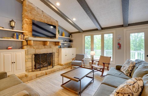 Cadiz House | Lakefront Cadiz Home with Hot Tub!