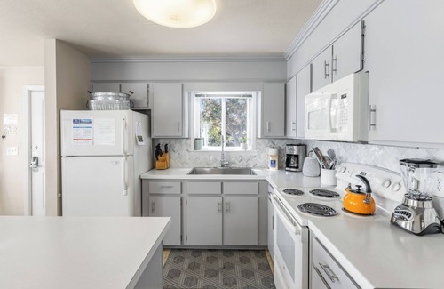 Seagrove Beach House | Lakefront + Cart – Summer 20% Off