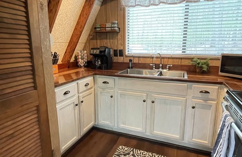Innsbrook Ski Chalet | Lakefront Chalet; Hot Tub, Dock, Firepit, Boat, Kayaks, Beach, POOL, and WIFI!